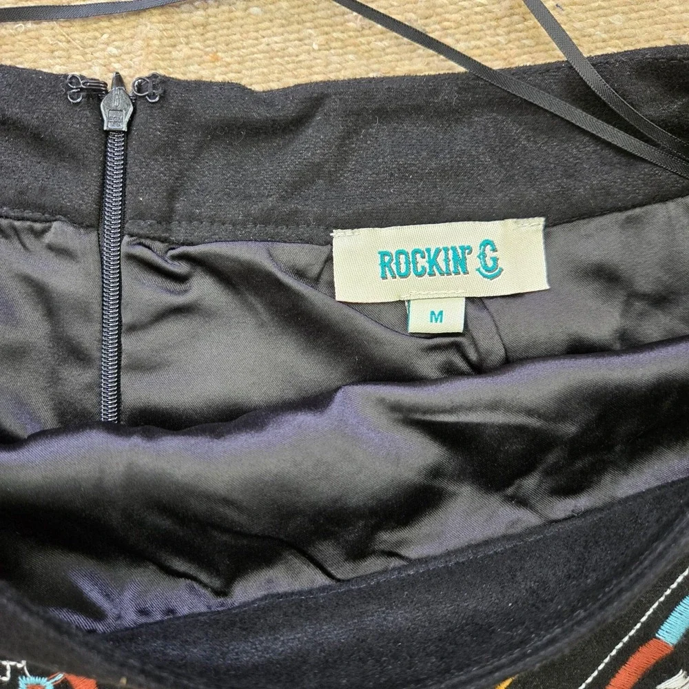Rockin C Black‎ Tribal Mini Skirt Embroidered 2010s M 15x17 Trendy Aesthetic